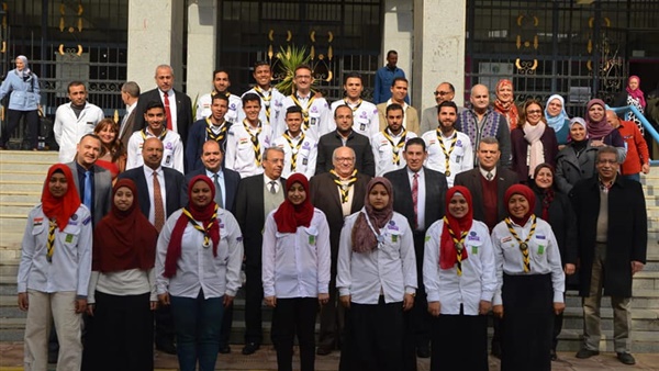 رئيس جامعة عين شمس يفتتح قاعة سيمينار جديدة بمبنى كلية علوم