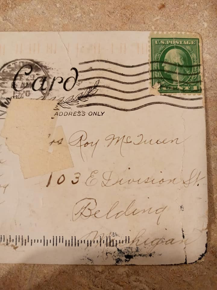 وصول بطاقة بريدية بعد ارسالها بـ100 عام