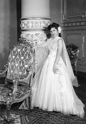 فستان زفاف الملكة فريدة