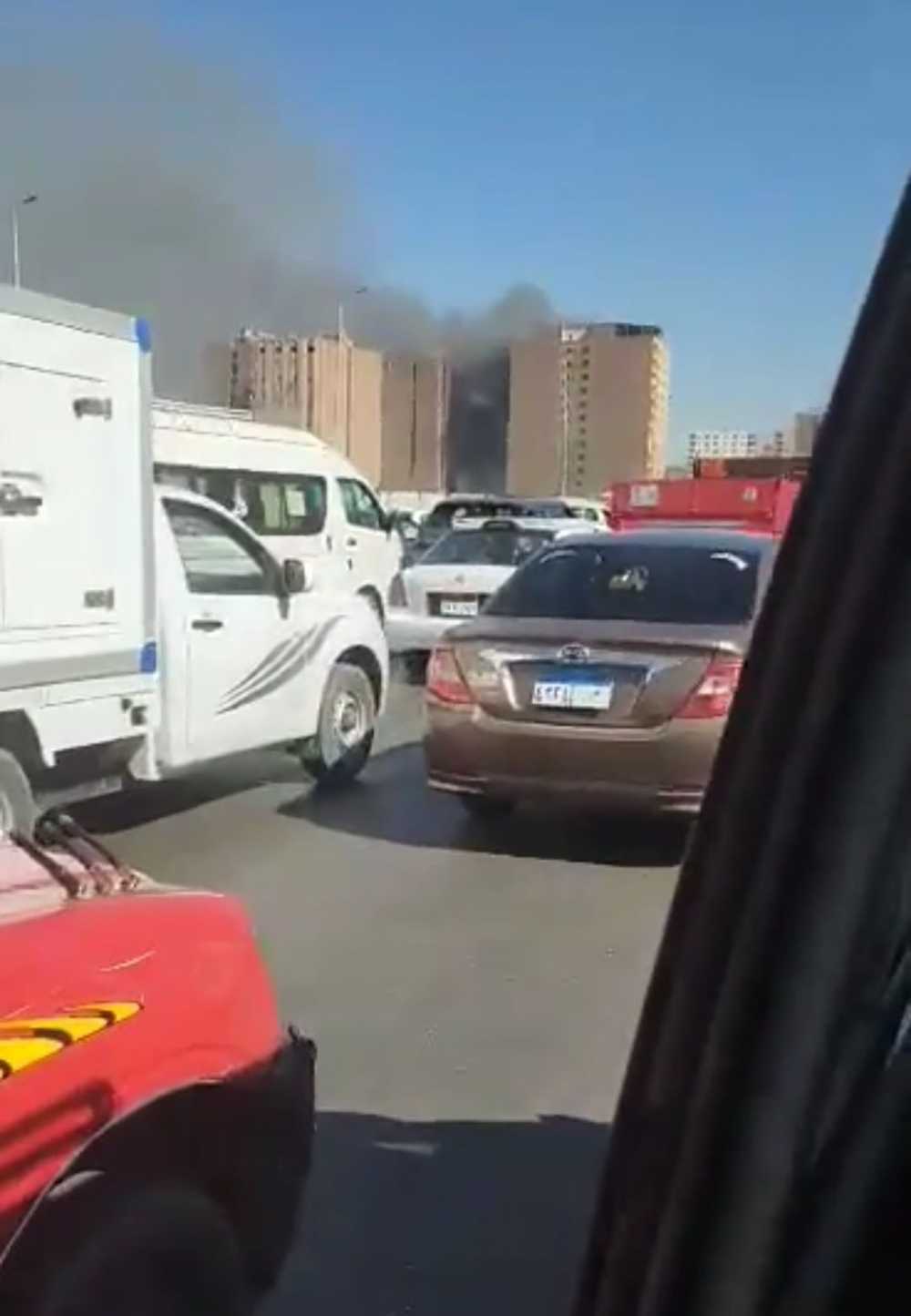 كثافات مرورية بسبب حريق مصنع الكاوتش بالهرم