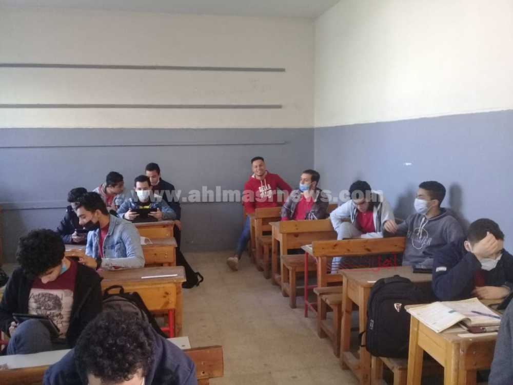 امتحانات ثانية ثانوي بالإسكندرية
