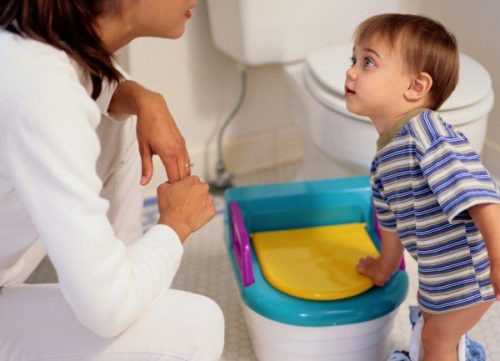 تدريب طفلك على دخول الحمام