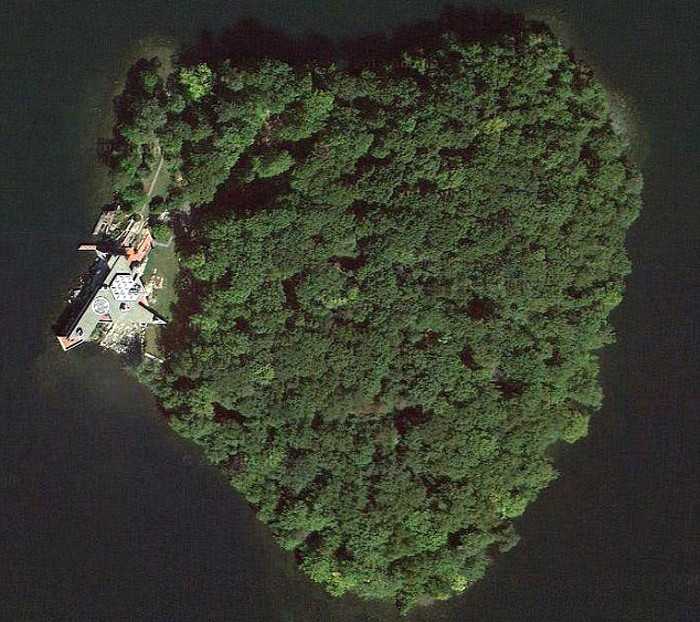 جزيرة على شكل قلب