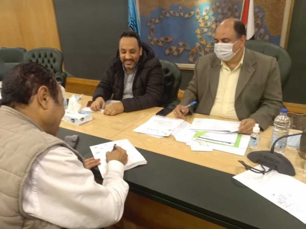 جمال عبد الرحيم خلال التقدم بأوراق ترشحه لعضوية مجلس نقابة الصحفيين 