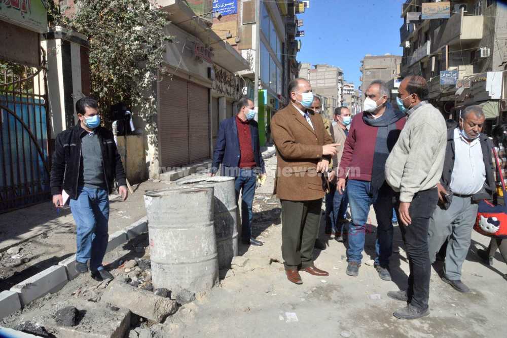 محافظ أسيوط يتفقد رصف وتطوير شوارع حي غرب 