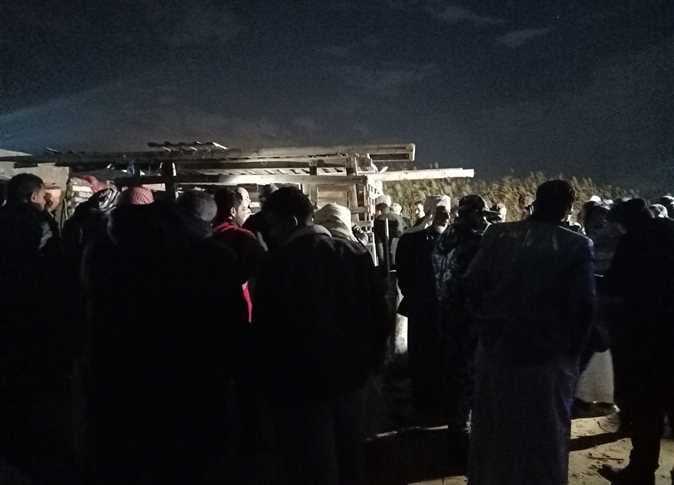 محافظ الإسكندرية بموقع حادث غرق قارب الملاحات