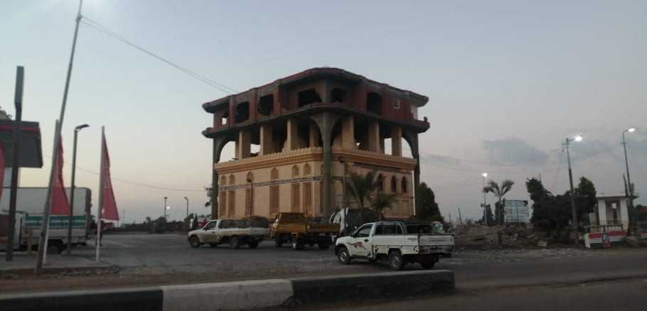 إزالة المبنى المقام أعلى قبتي مسجد بالبحيرة 