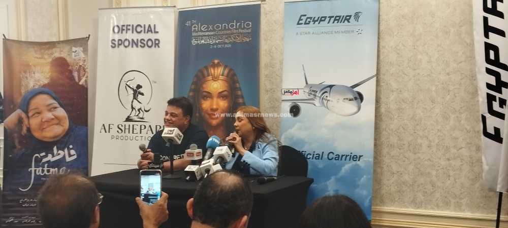 الفنانة شيرين