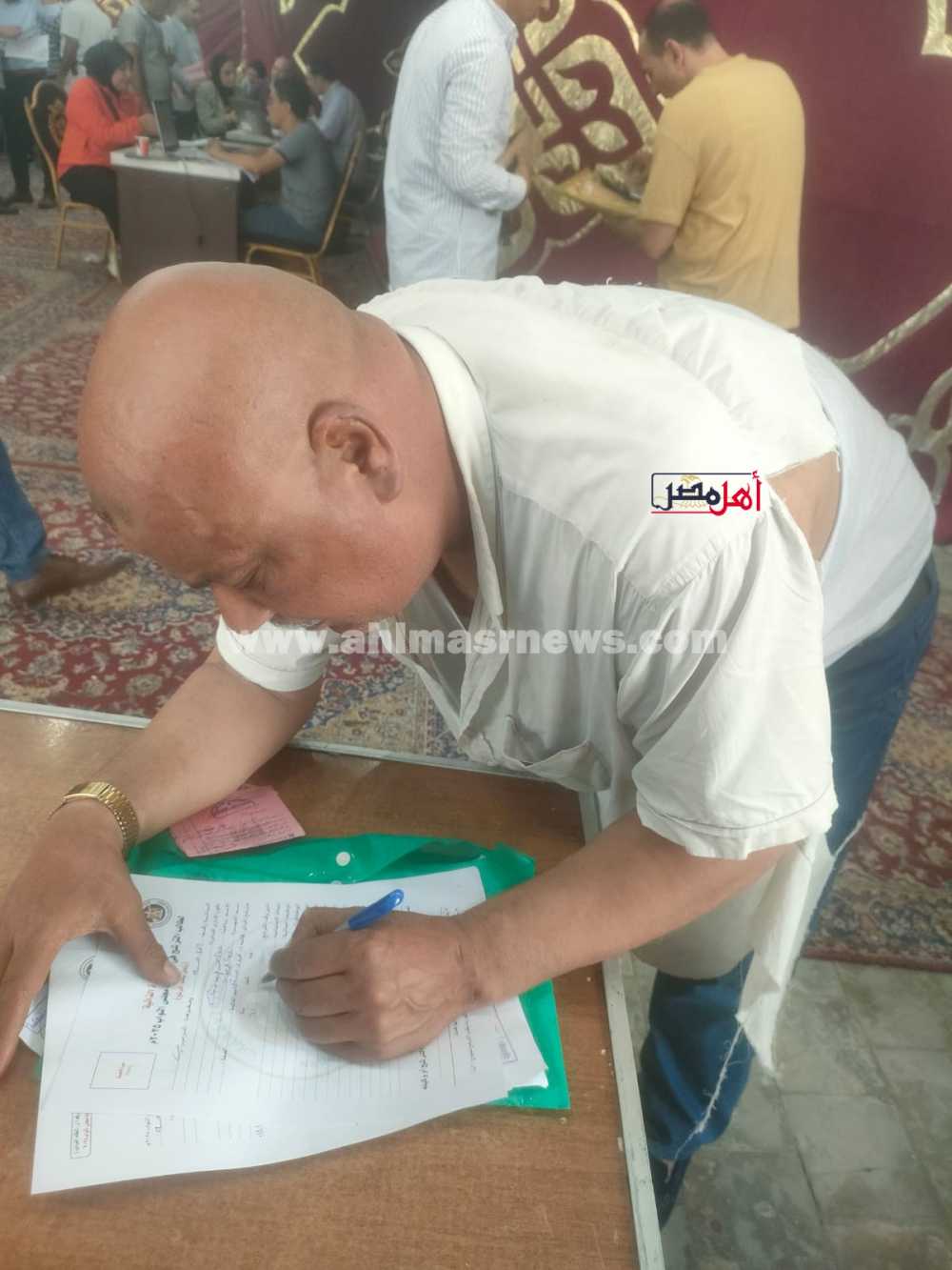 تمزيق قميص أحد المرشحين بالبحيرة