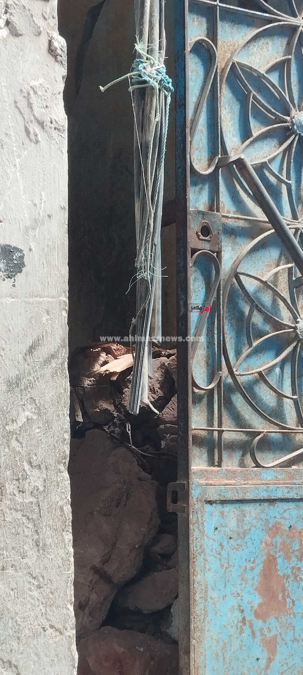 تصدعات بالعقار المجاور